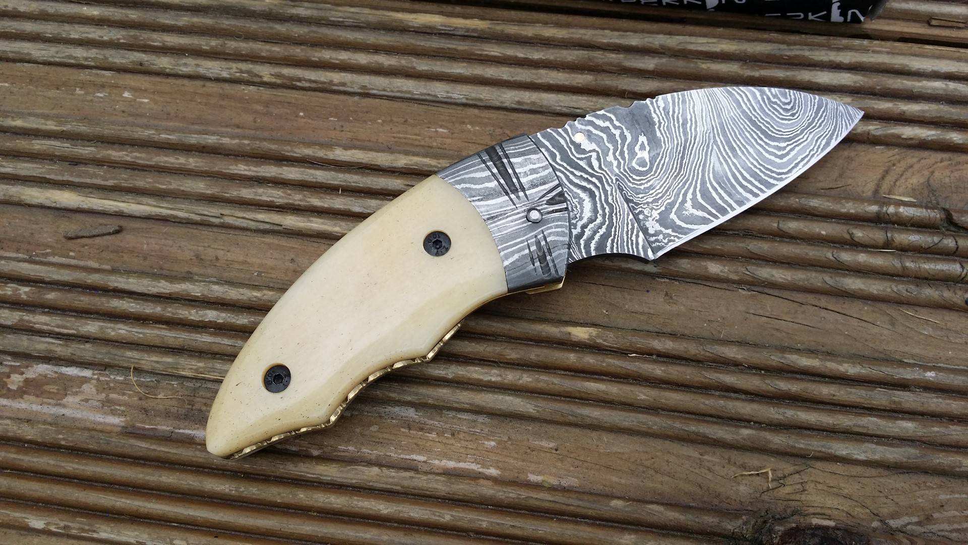 Handmade Damascus Pocket Knife - Beautiful Folding Knife