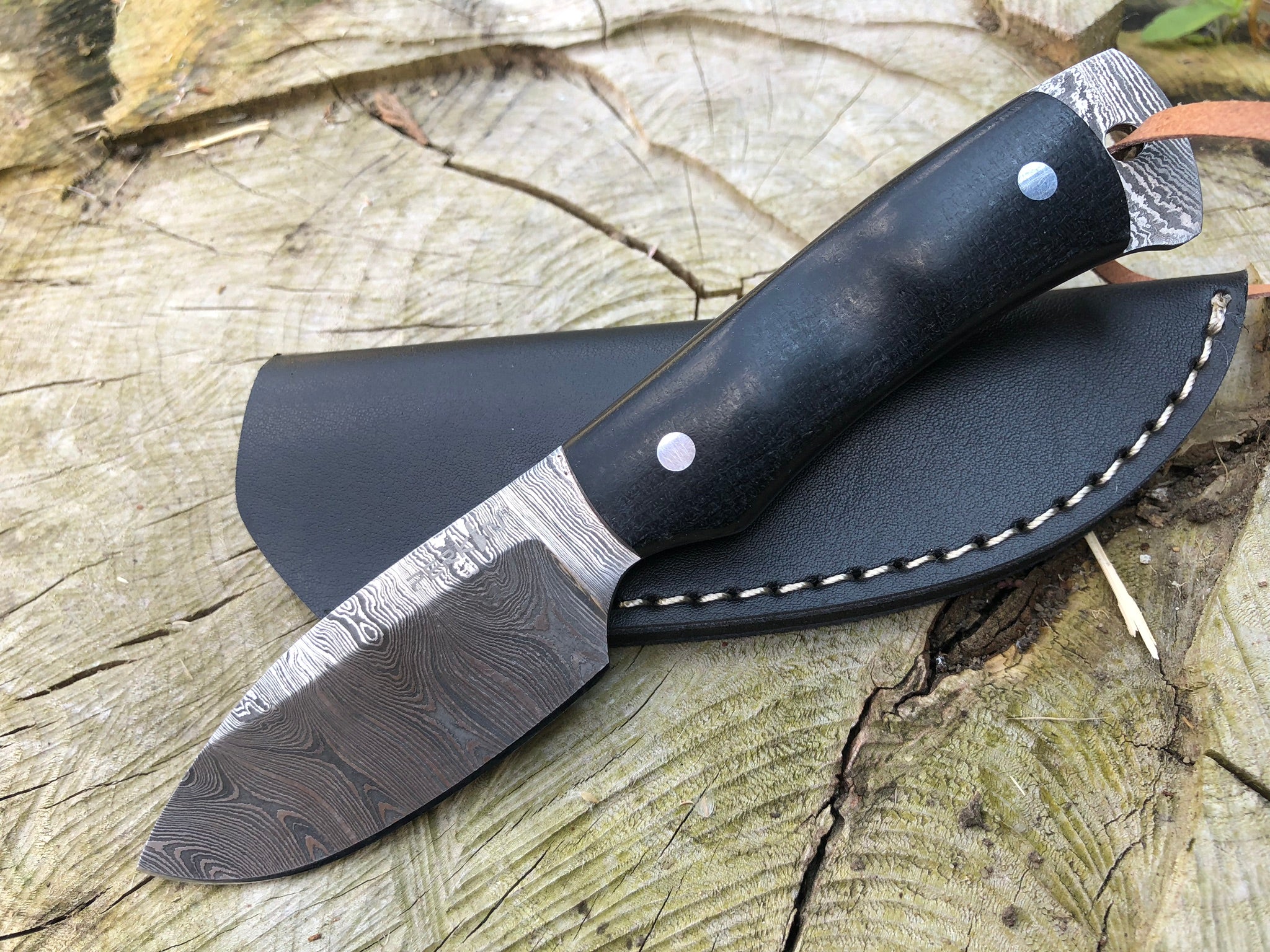 Perkin Damascus Steel Knife Hunting Knife with Sheath Bushcraft Knife - SK800