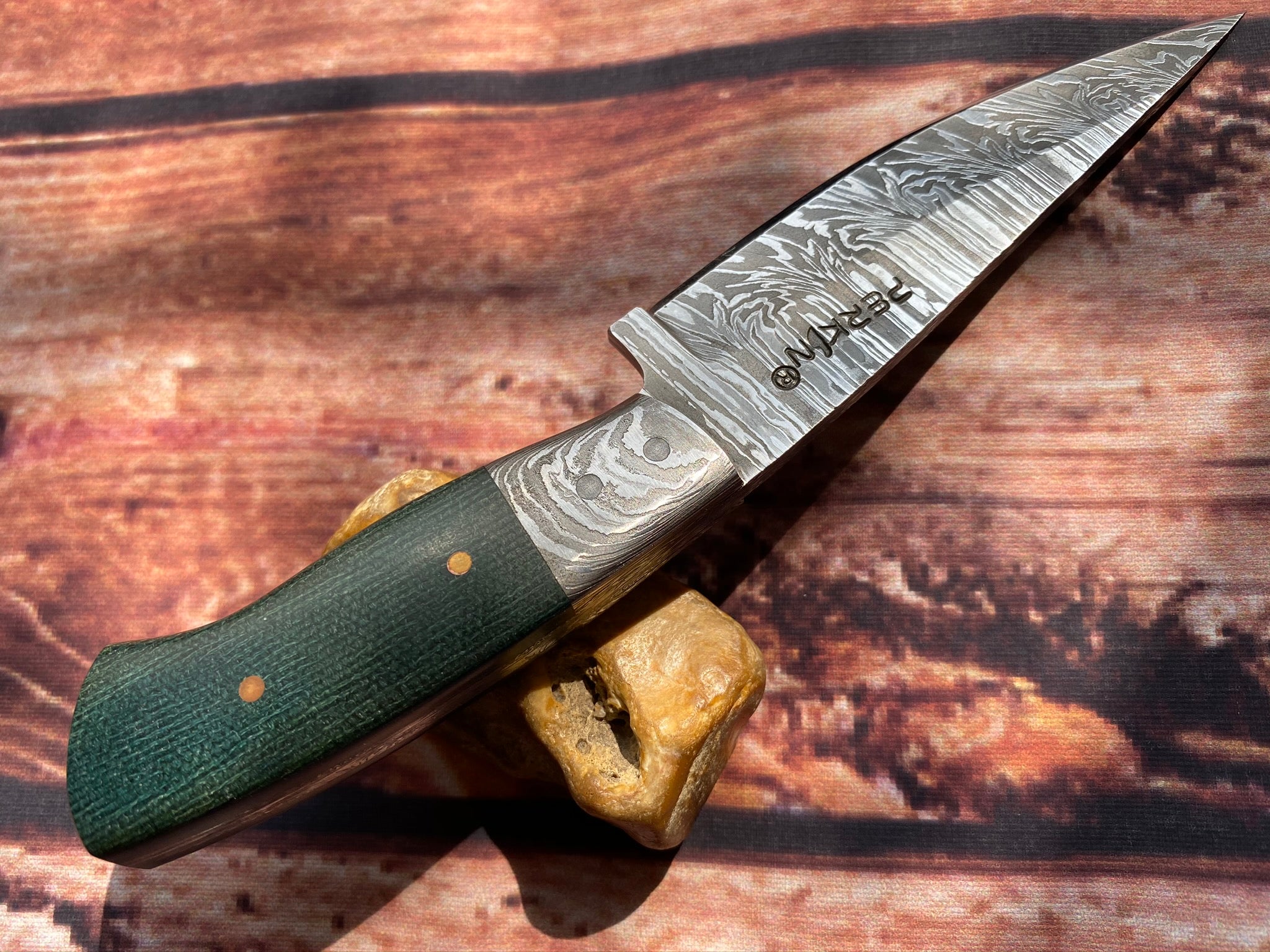 7 Inches Damascus Steel Knife Hunting Knife with Sheath FD100 - Perkin