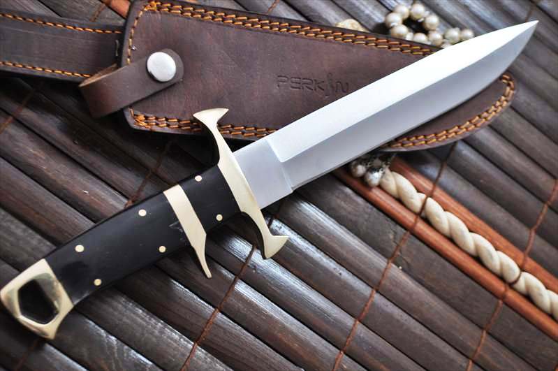 Beautiful Handcrafted 440c Steel Hunting Knife with Bull Horn & Brass Handle
