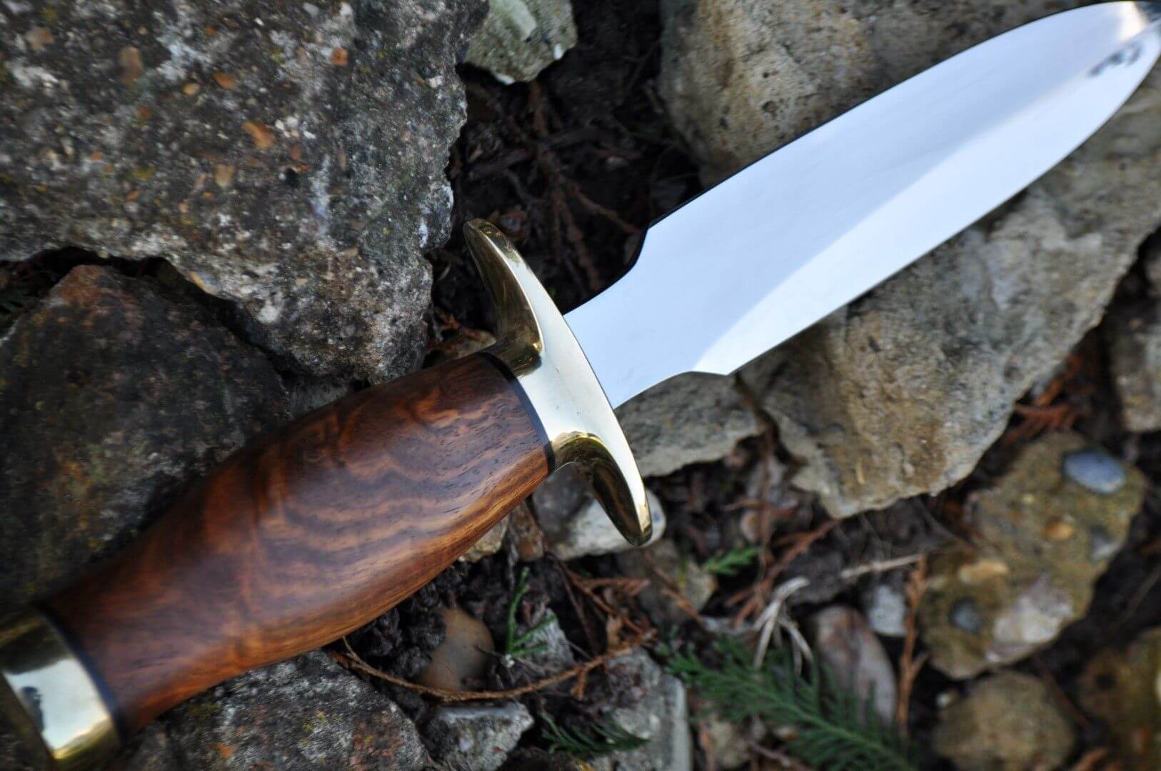 Handcrafted Hunting Knife with 440c Steel & Double Edge
