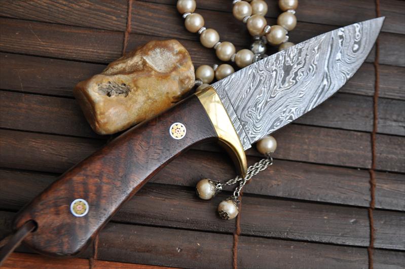 Beautiful Full Tang Handmade Damascus Camping Knife
